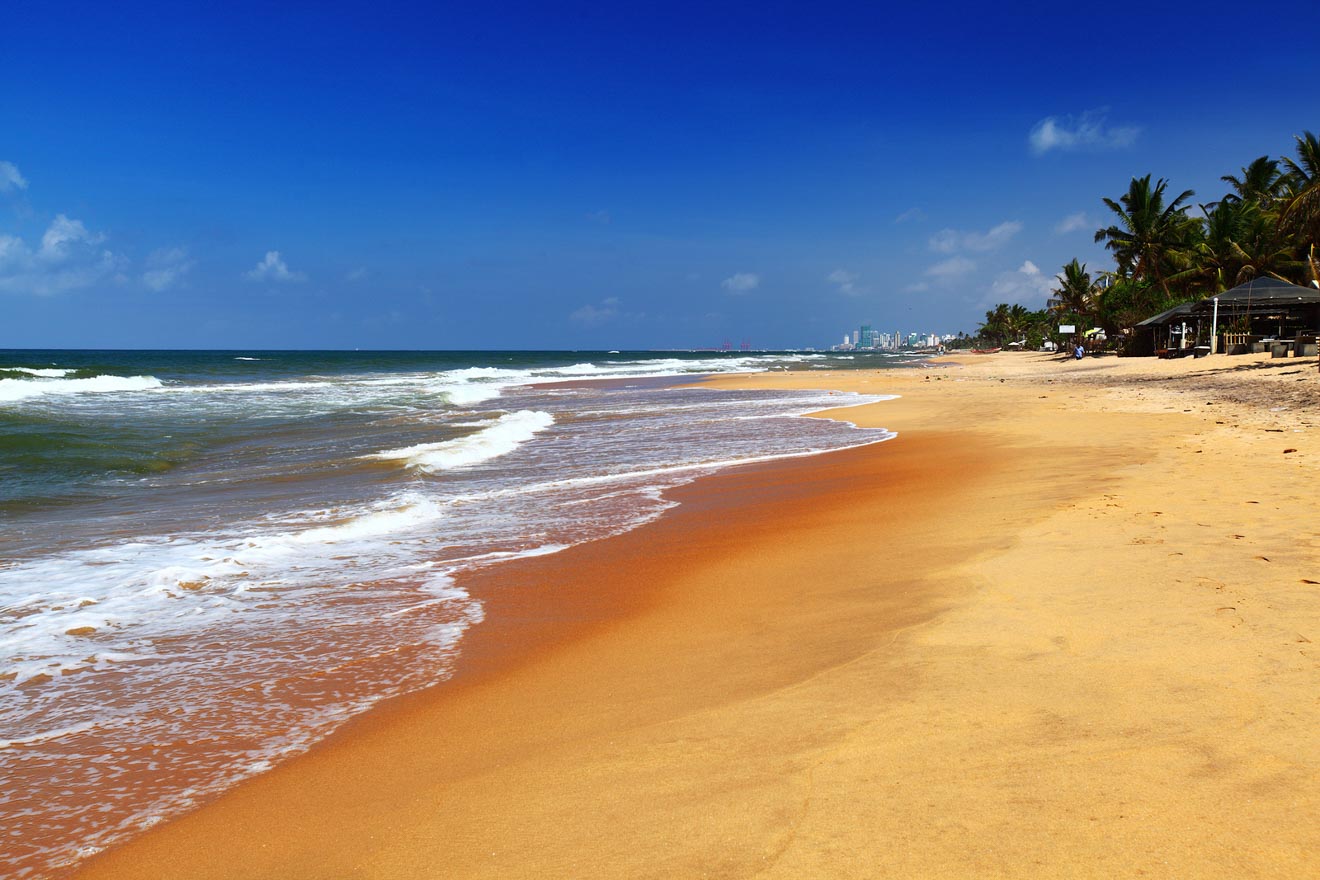 mount lavinia beach