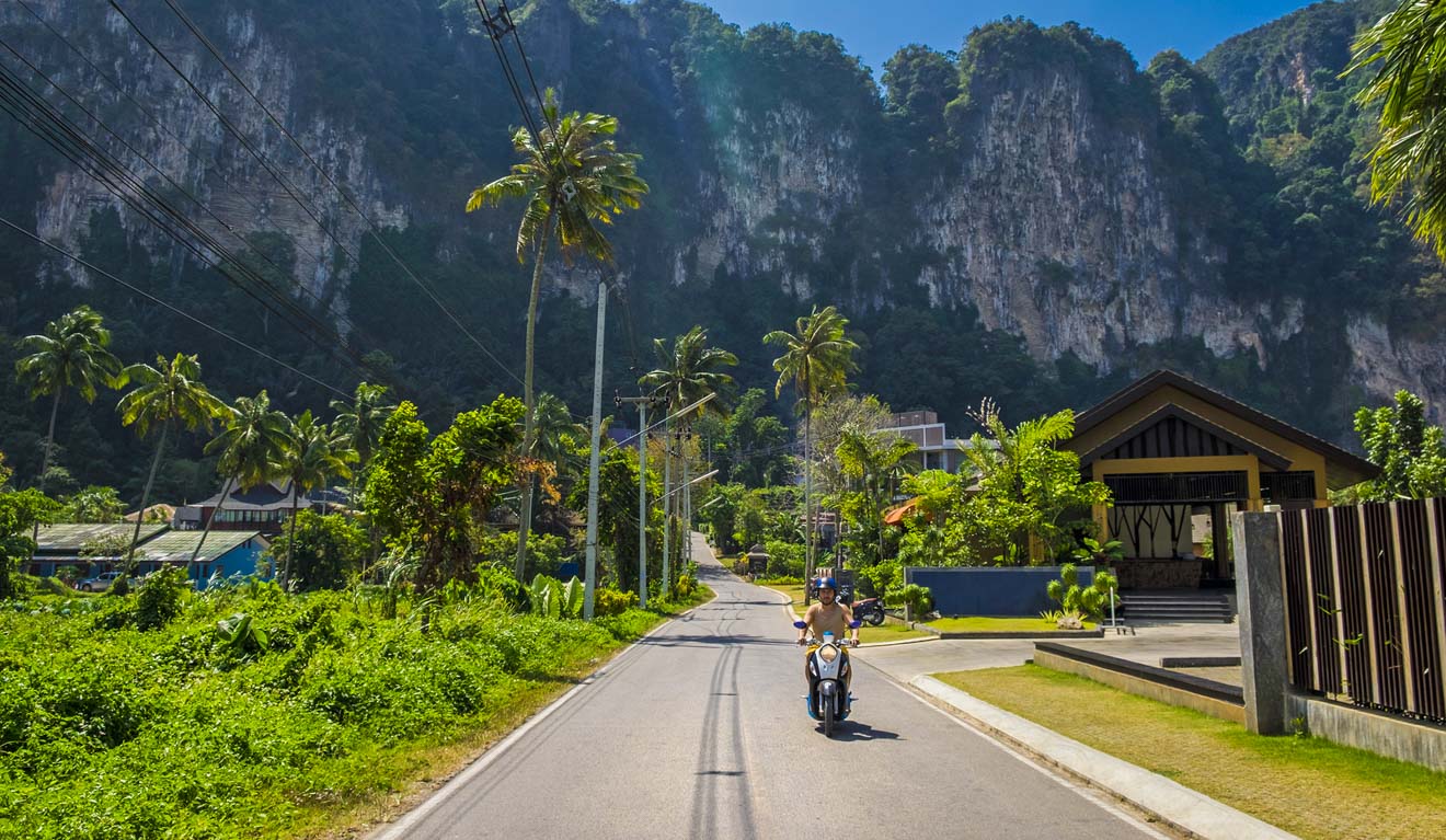 9 Things To Do On Koh Phangan scooter