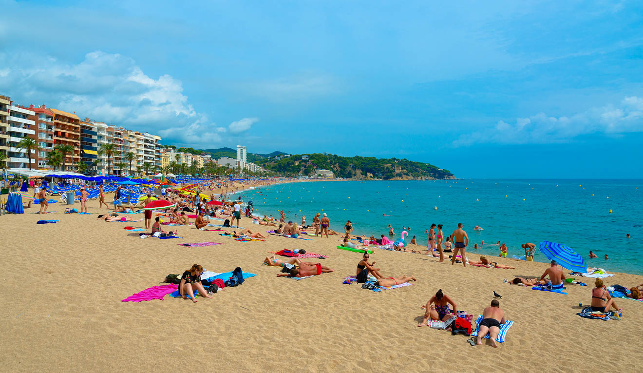 10 Unmissable Things To Do In Lloret De Mar, Spain lloret beach