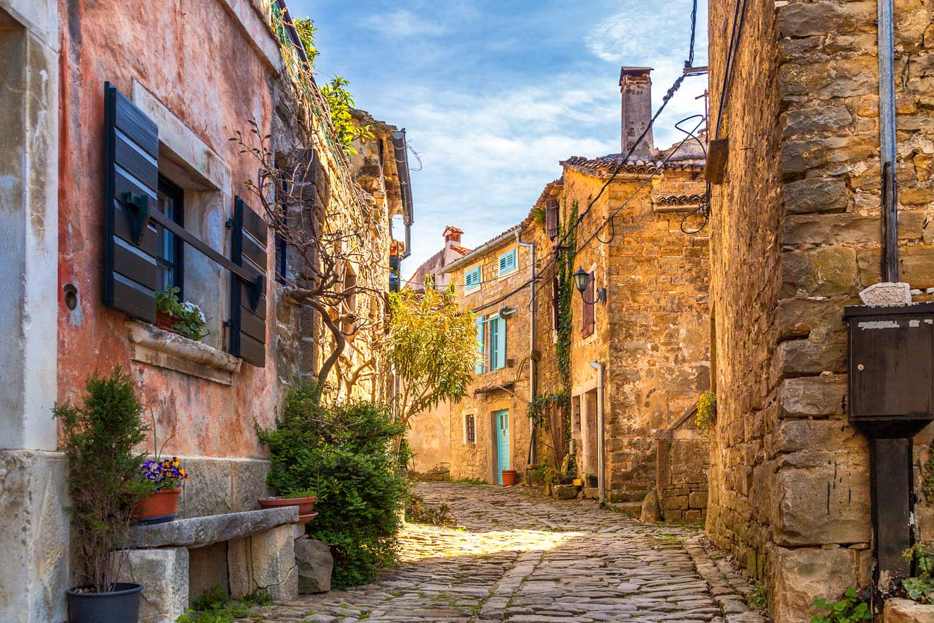 8 Charming Towns In Istria Croatia You Should Visit groznjan 2