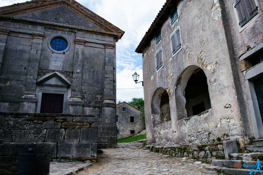 hum-the-smallest-city-in-the-world-croatia