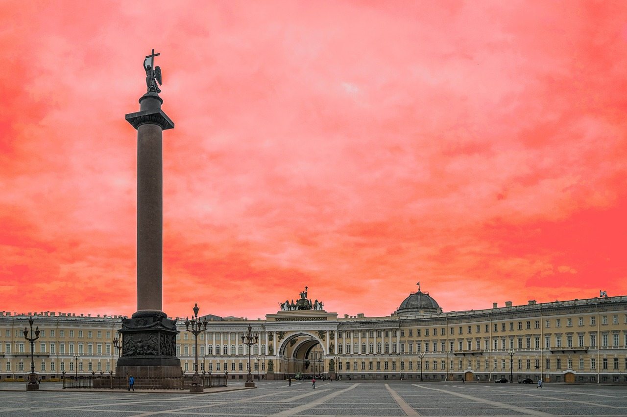 palace square st petersburg