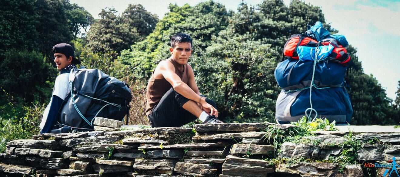1.5 nepal trekking porters price