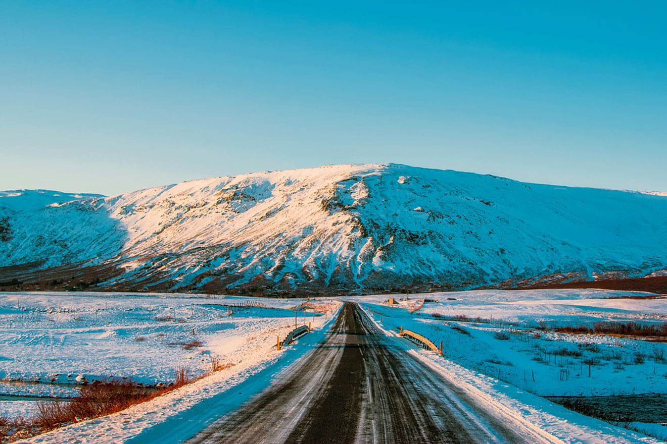 Why you should rent a car in Iceland road travel 2