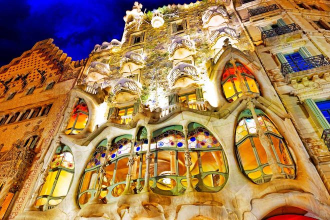 Barcelona Passes – which one is worth the money gaudi casa batllo
