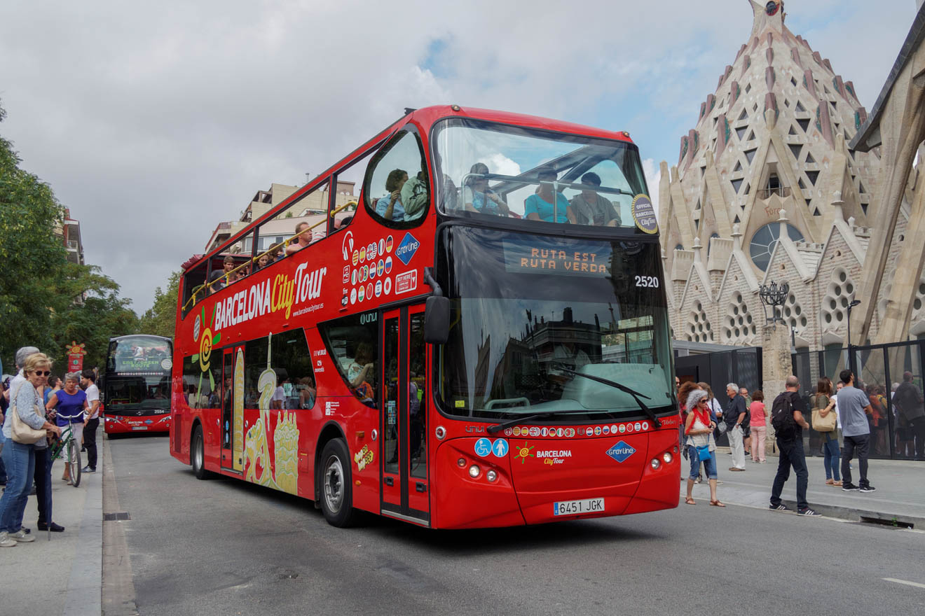 Barcelona Passes – which one is worth the money hop on hop off bus city tour