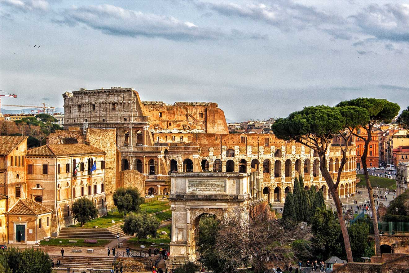 6 most crowded places in Rome and how to avoid the line 2 colosseum 1