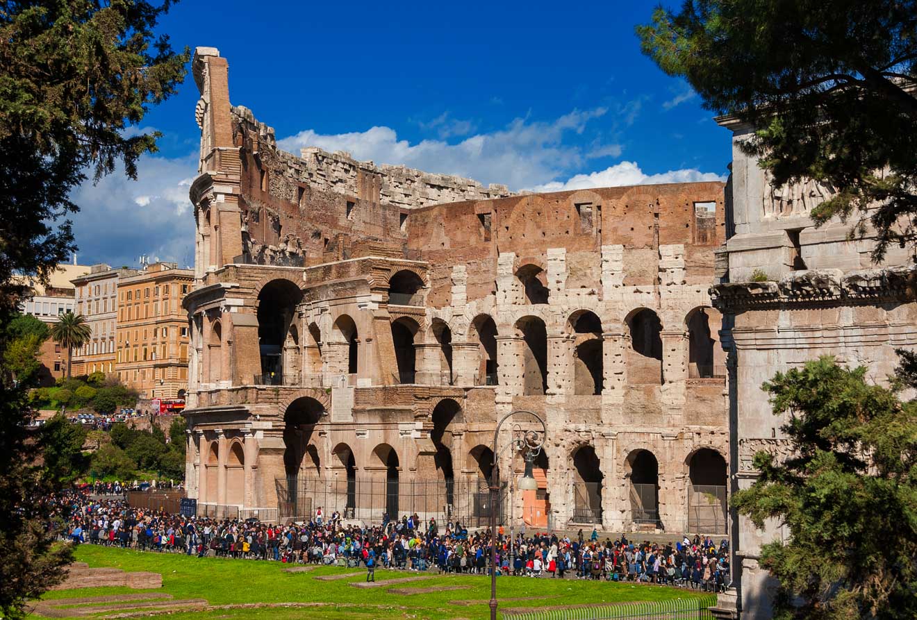 6 most crowded places in Rome and how to avoid the line 2 colosseum line