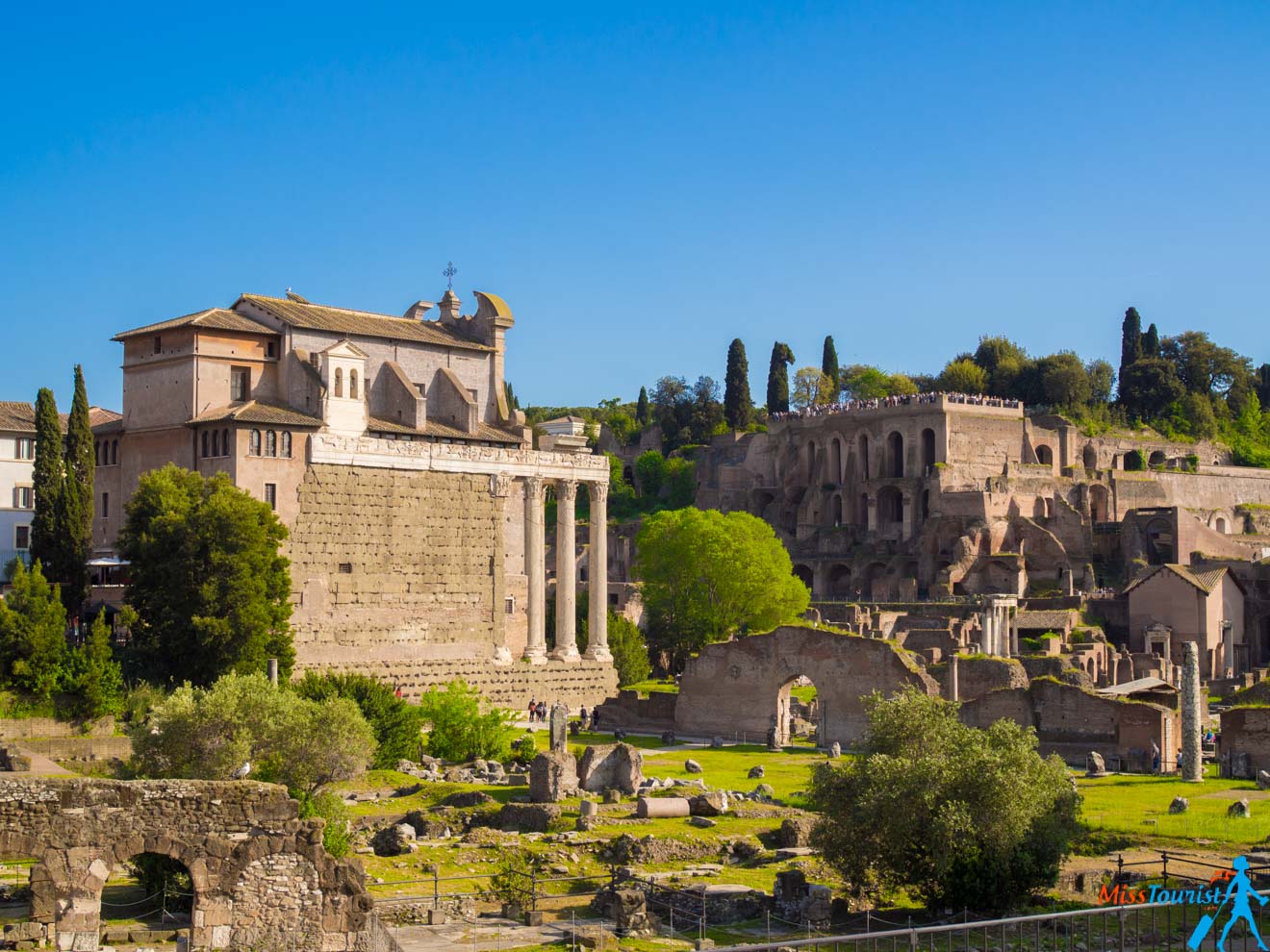 6 most crowded places in Rome and how to avoid the line Roman Forum