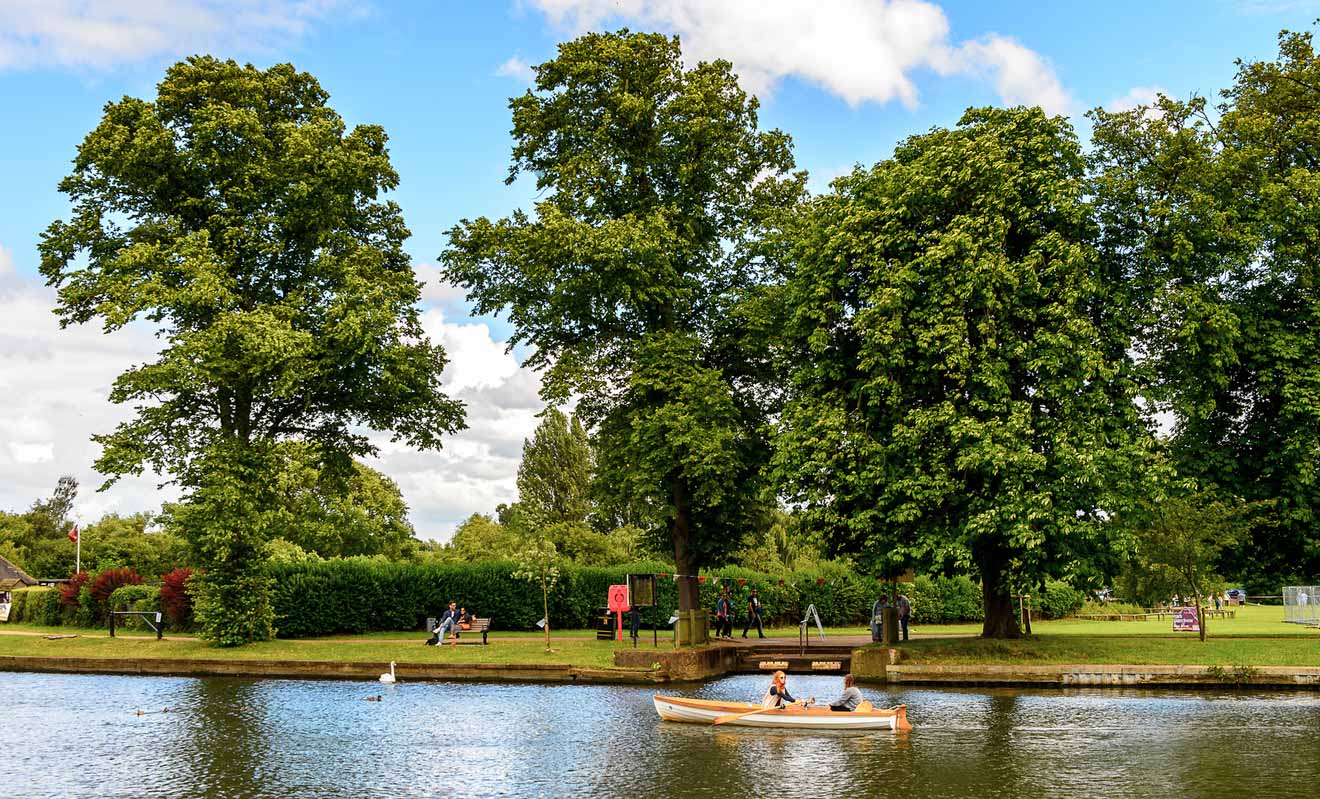 11 Best Things to do in Stratfod-Upon-Avon rowing boat