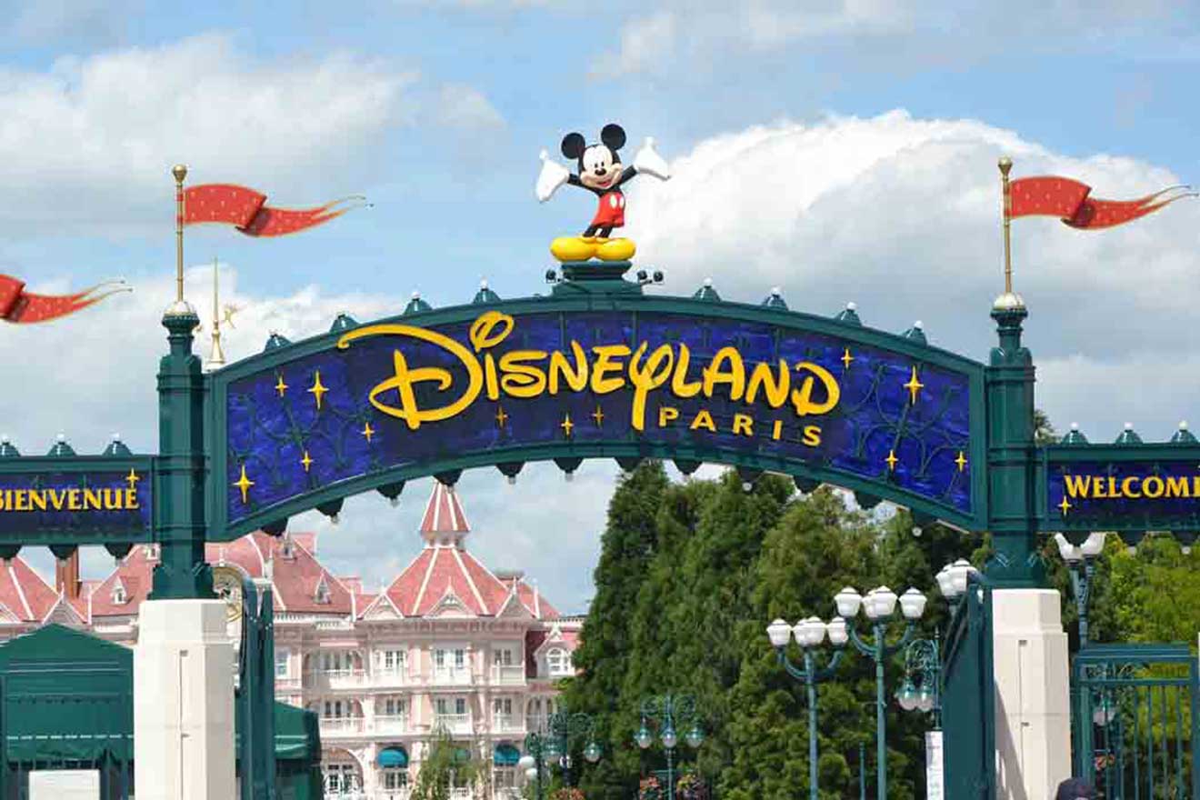 Disneyland Paris Complete Guide and Tips (2023)