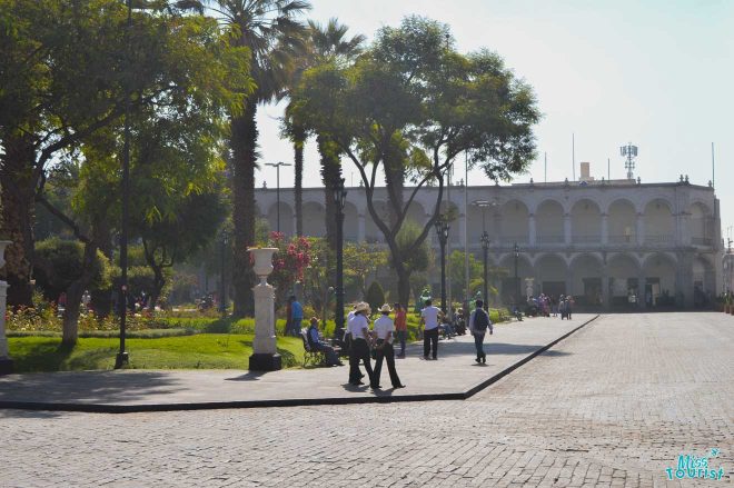 people walking arequipa