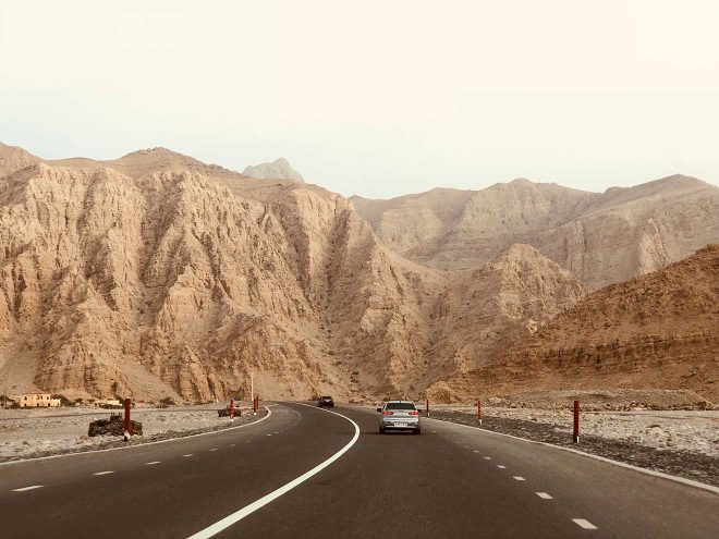 dubai mountain car road