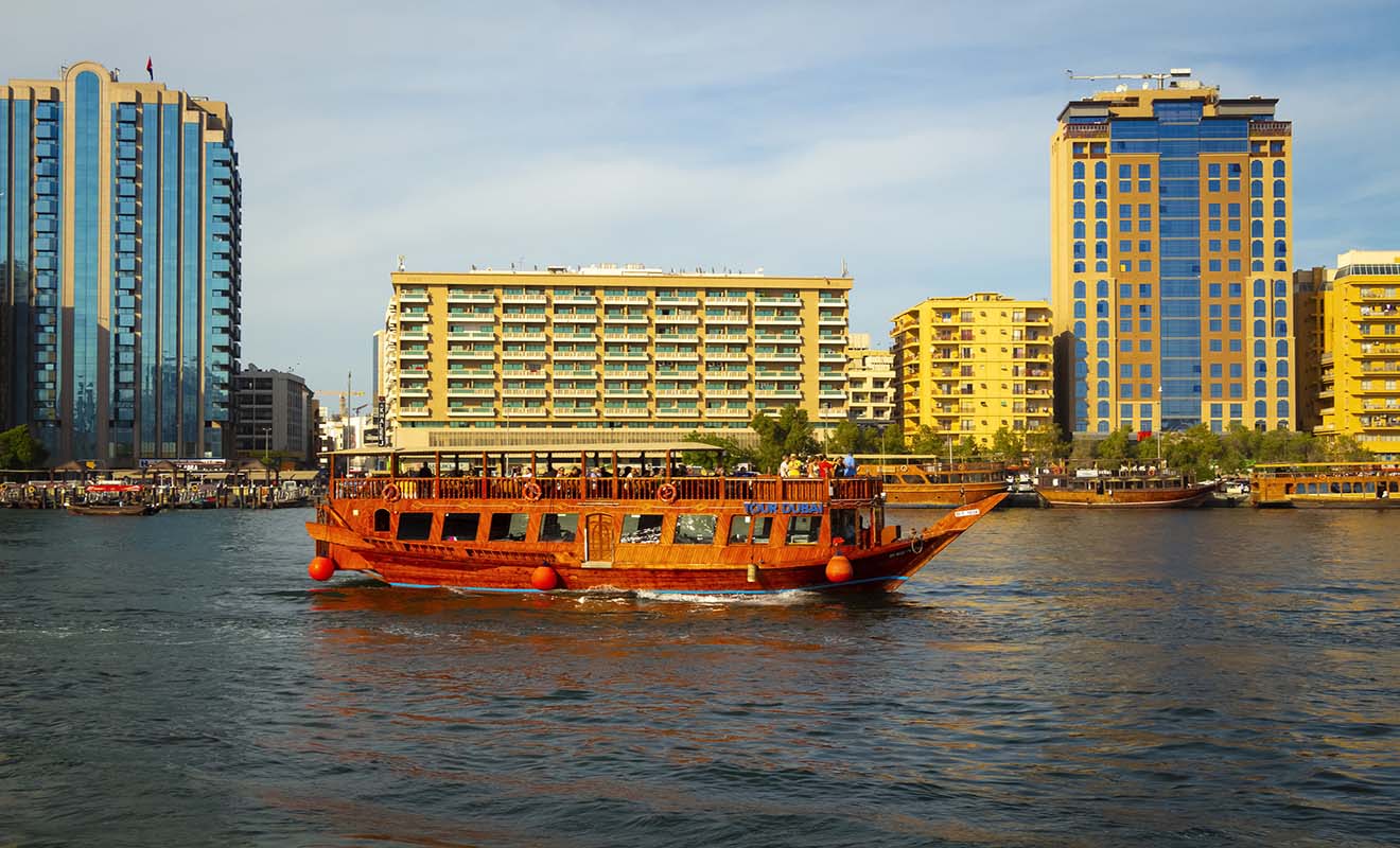 dubai water boat