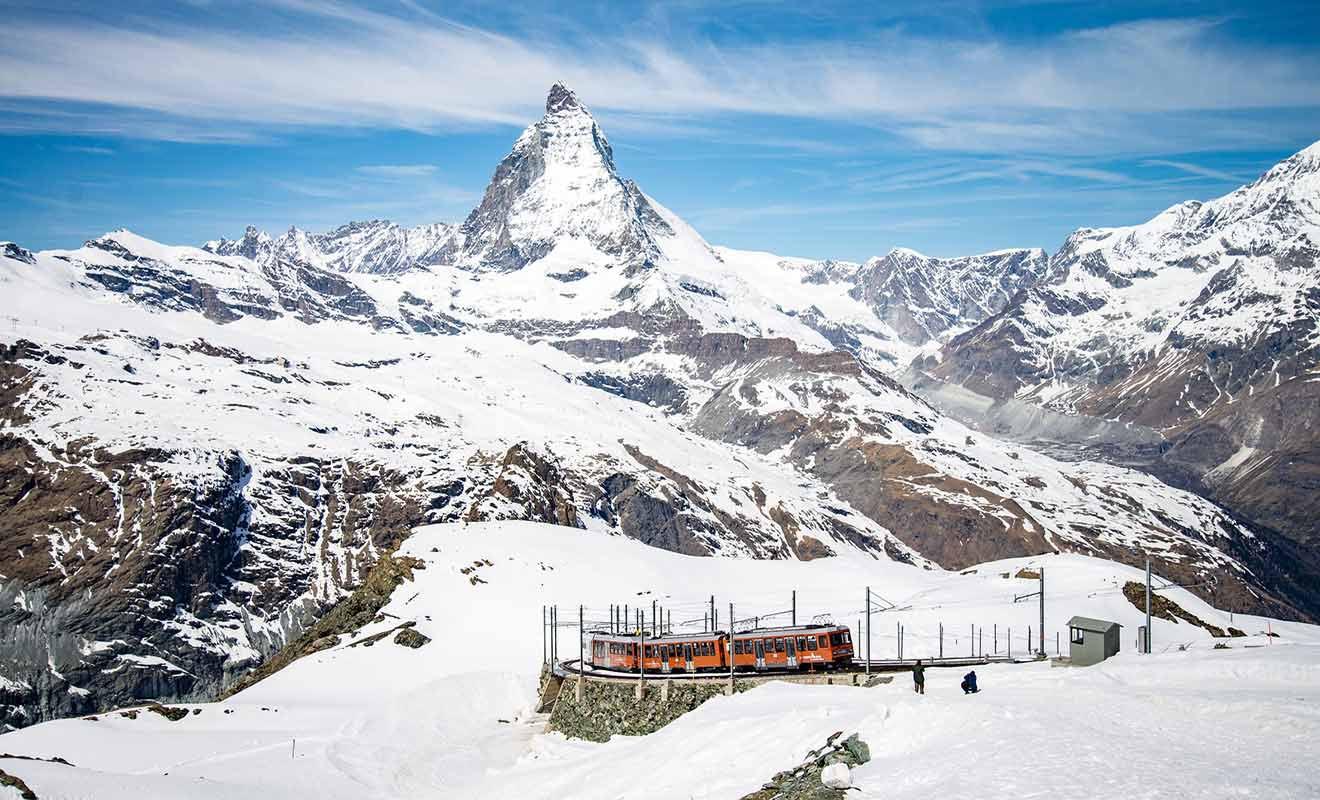 Пик Ането Пиренеи. Церматт в мае. Вид на Маттерхорн из Церматта. Matterhorn Village.