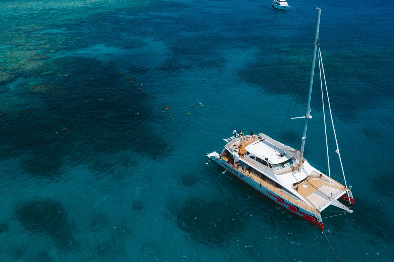 cruising along the great sandy strait fraser island