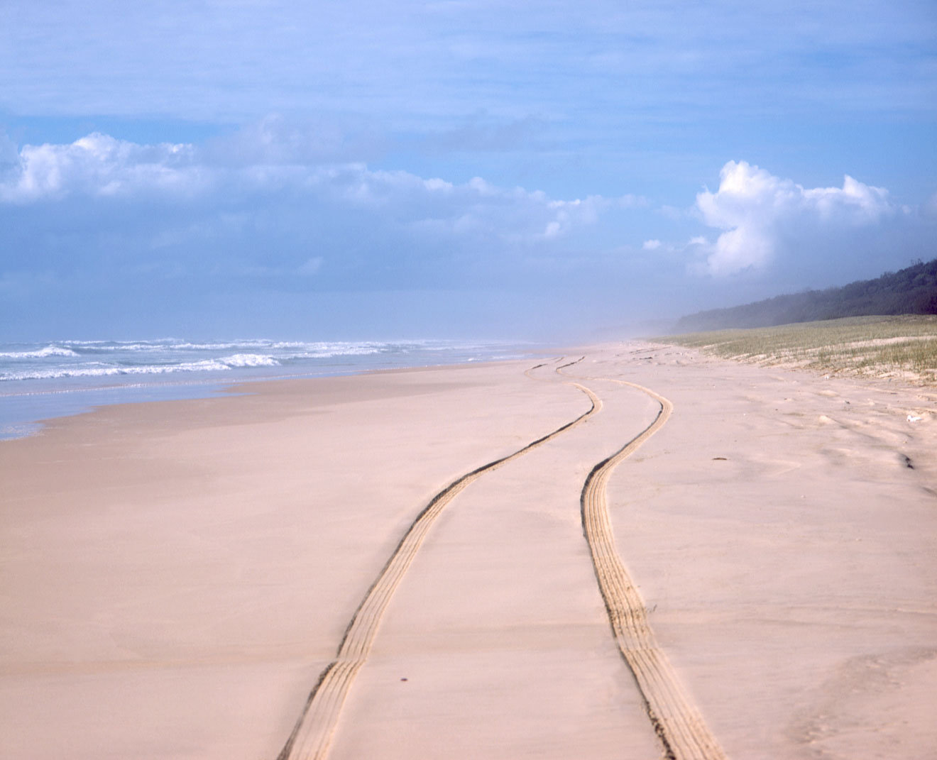 75 mile beach things to do in fraser island