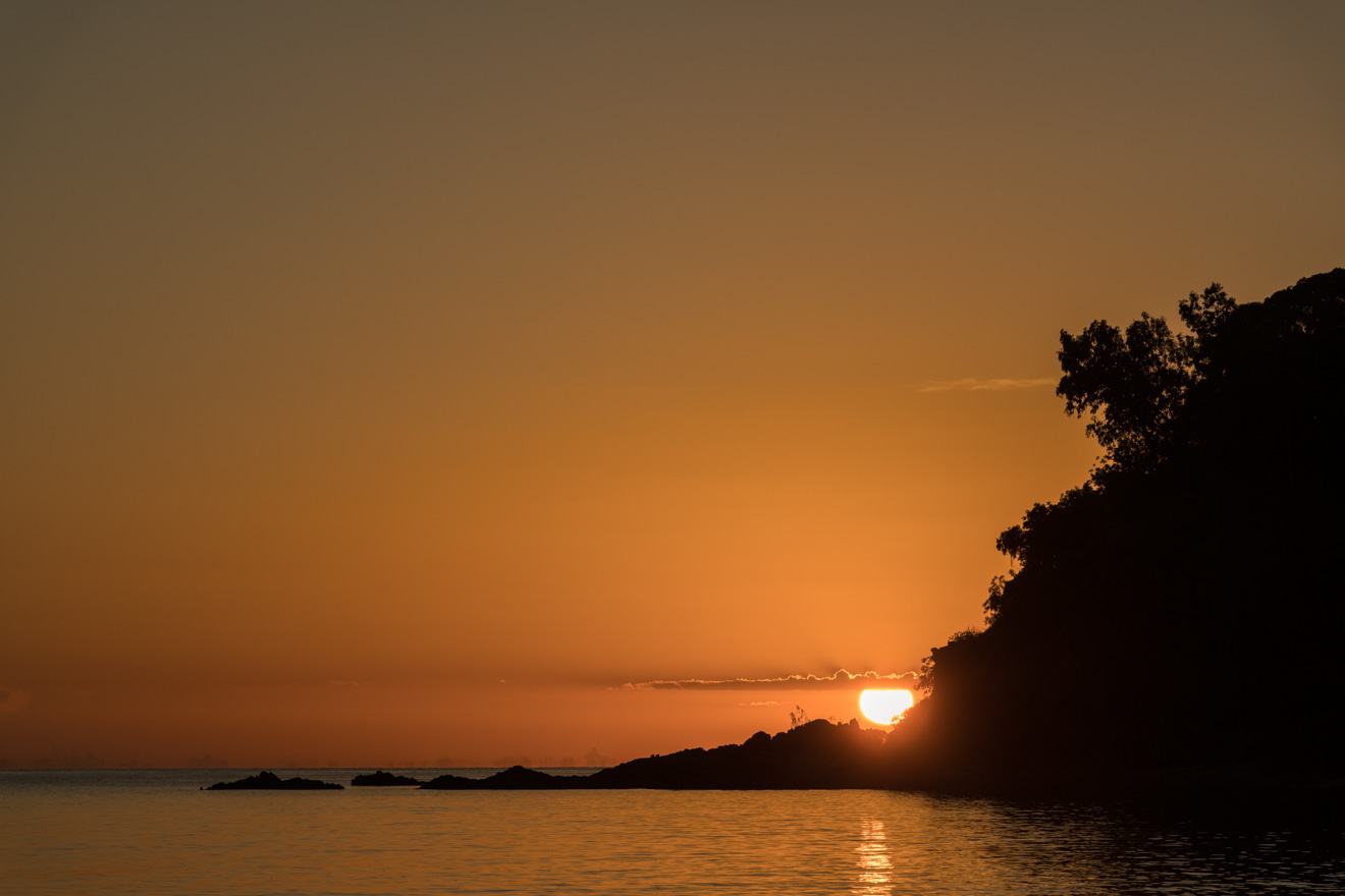 breathtaking sunset in port douglas