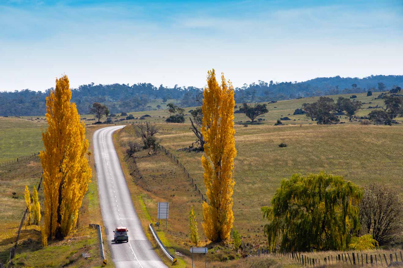 road in the Snowy Mountains region of NSW how to get