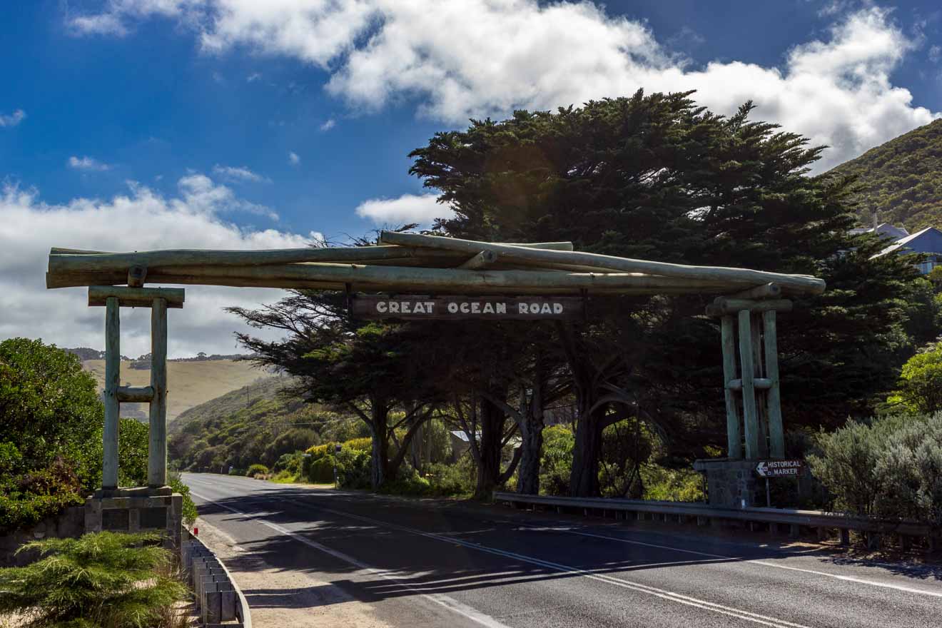 great ocean road attractions map - wooden gate Great ocean road itinerary