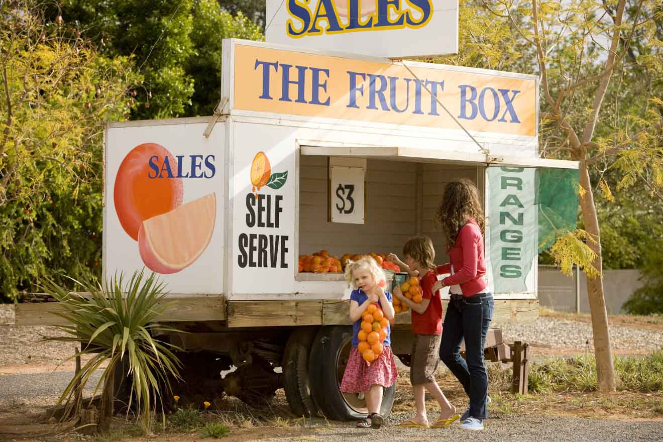 Things to do in Mildura with Kids - roadside fruit stall Things to do in Mildura