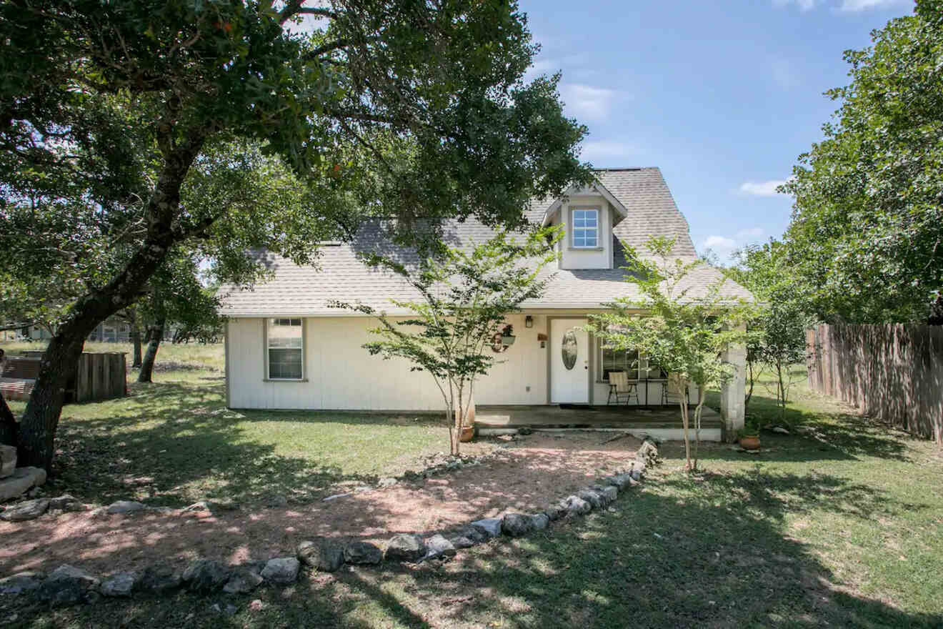 14 INCREDIBLE Airbnb’s in Fredericksburg, Tx Don't miss out on these!