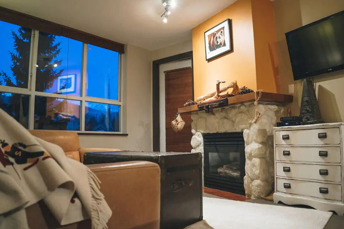 Acogedor apartamento en Whistler Village con jacuzzi y estacionamiento gratuito. 
