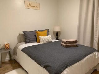 1 3 Clean Cozy Bedroom