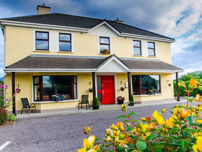 Where to Stay in Killarney, Ireland COMPLETE GUIDE