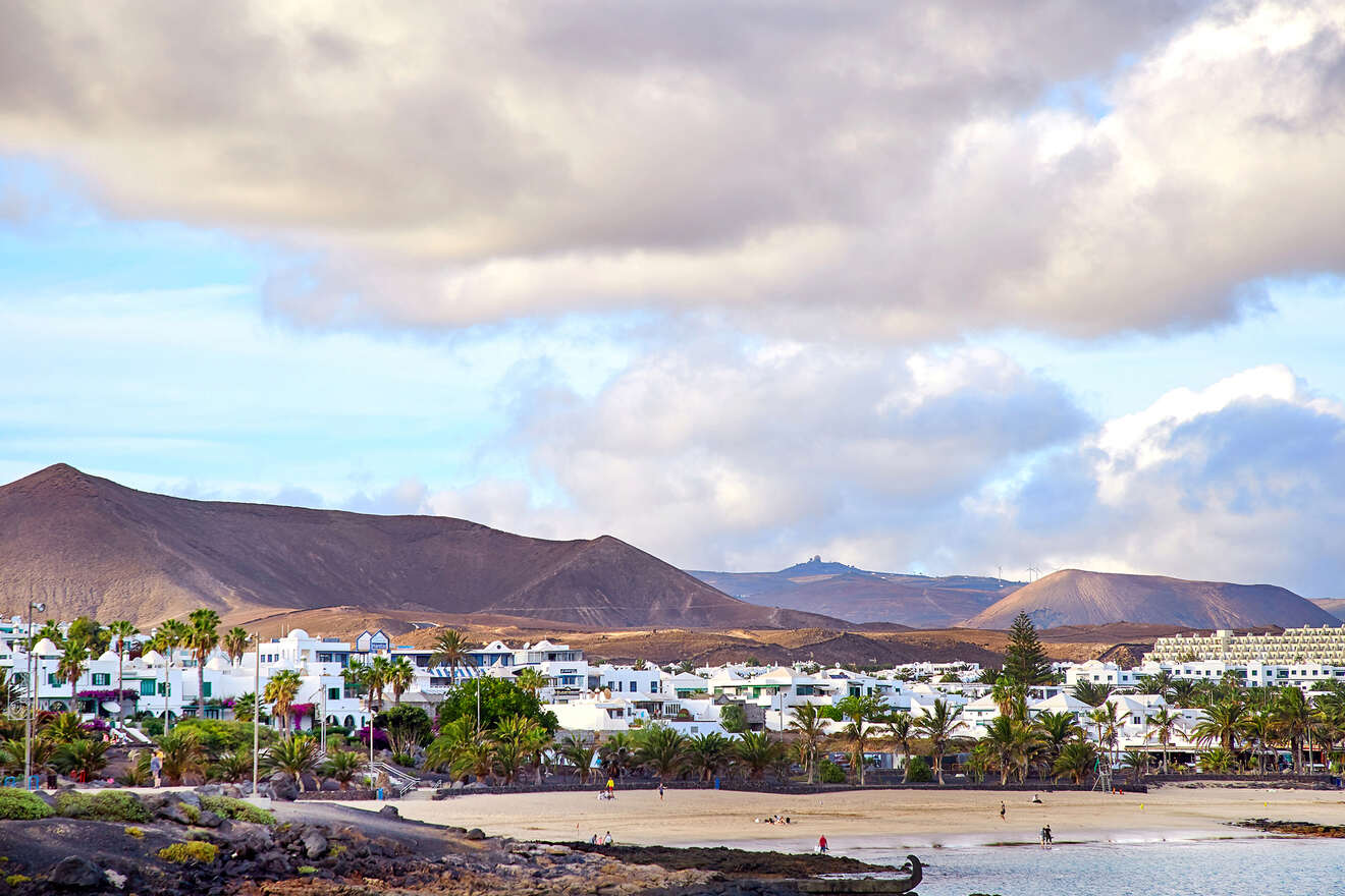 1 Costa Teguise for day trips