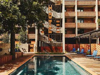 outdoor hotel pool