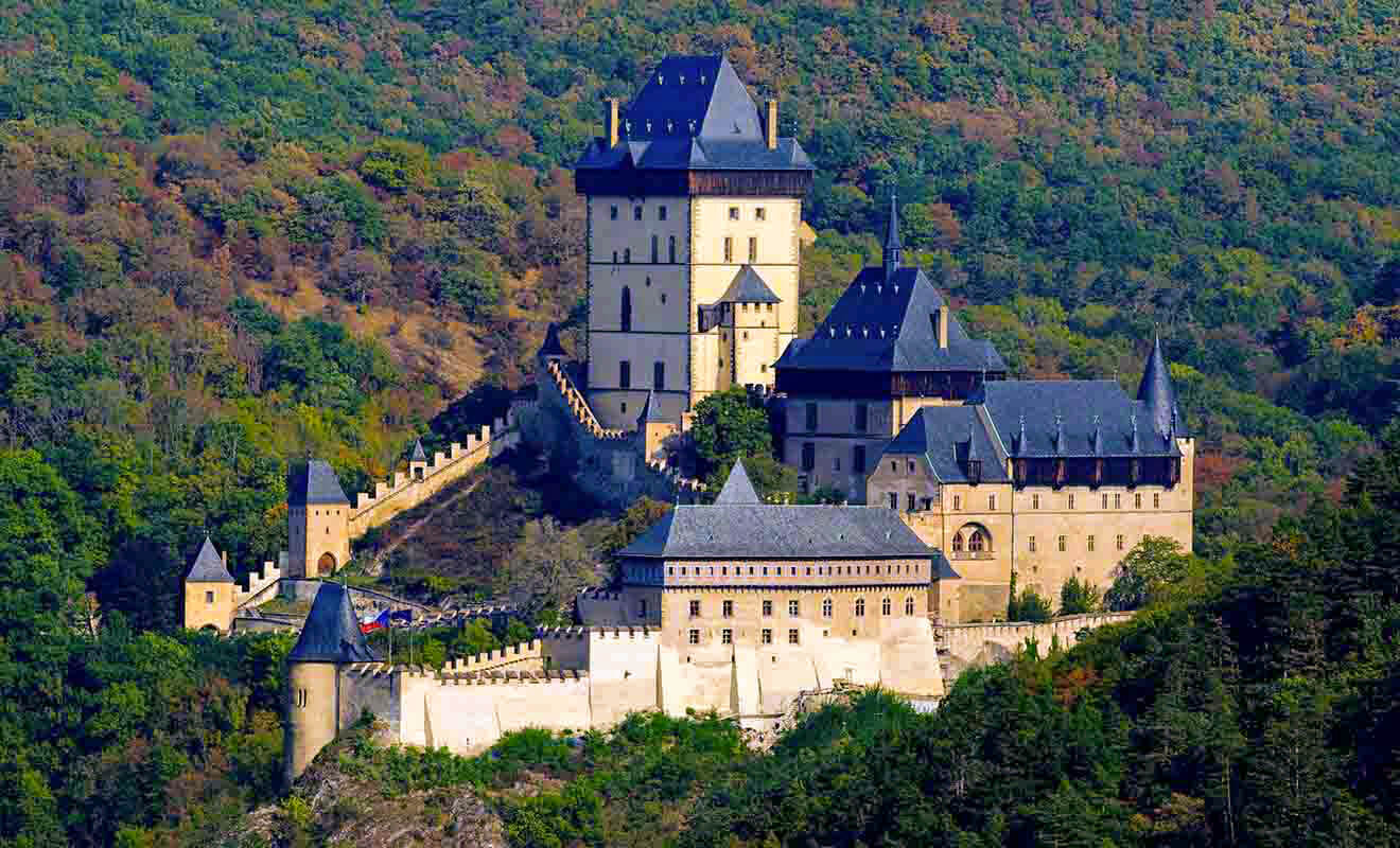 17 Karlstejn Castle