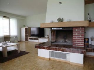 6 4 Spacious Apartment