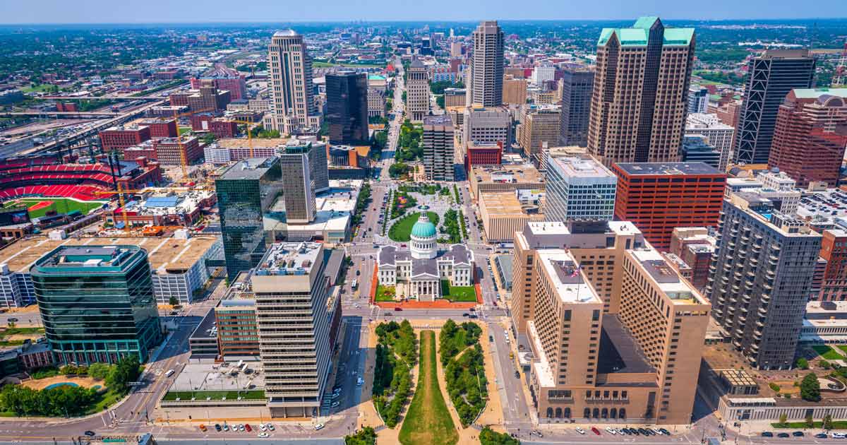 4 AMAZING Areas Where to Stay in St Louis, Missouri