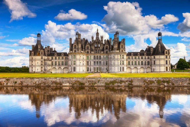 Loire Valley Chateaux Hotels → 18 INCREDIBLE Castles