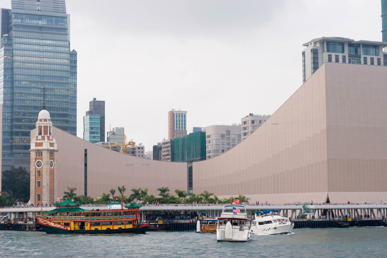 6 Tsim Sha Tsui Waterfront Promenade