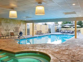 4 2%20DoubleTree%20by%20Hilton%20with%20the%20pool%C2%A0