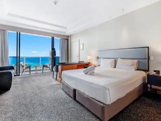 where to stay in gold coast surfers paradise
