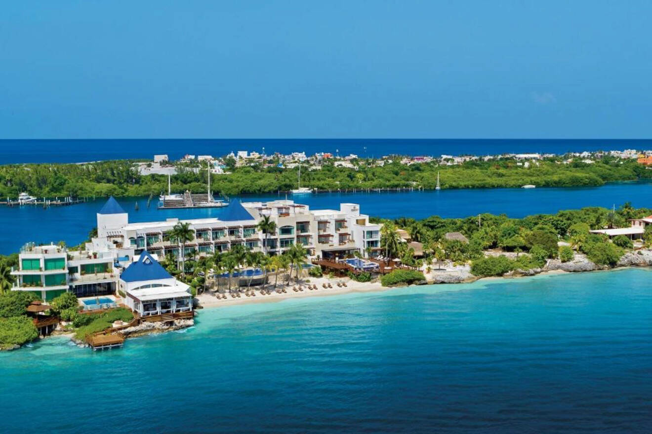 4 best hotels on the beach in Isla Mujeres