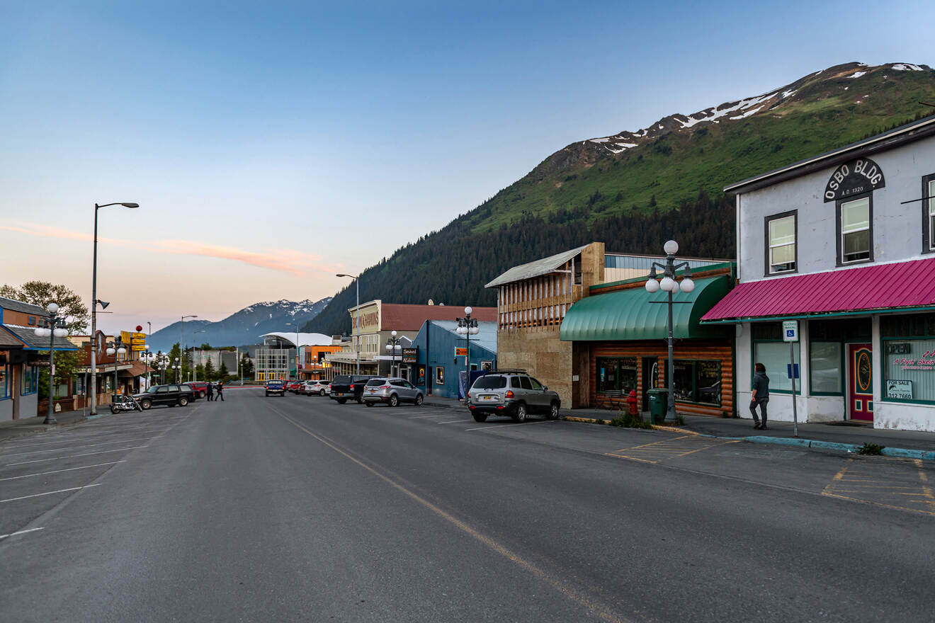 1.1 Best family hotels in Downtown Seward