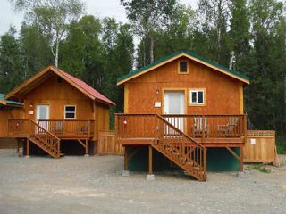 3 2%20Love Lee%20Cabins%20with%20the%20pool%C2%A0
