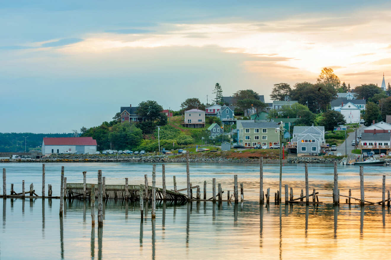 BEst beach hotels and the beautiful Boothbay Harbor