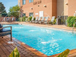 1 2%20Courtyard%20by%20Marriott%20with%20free%20parking%C2%A0