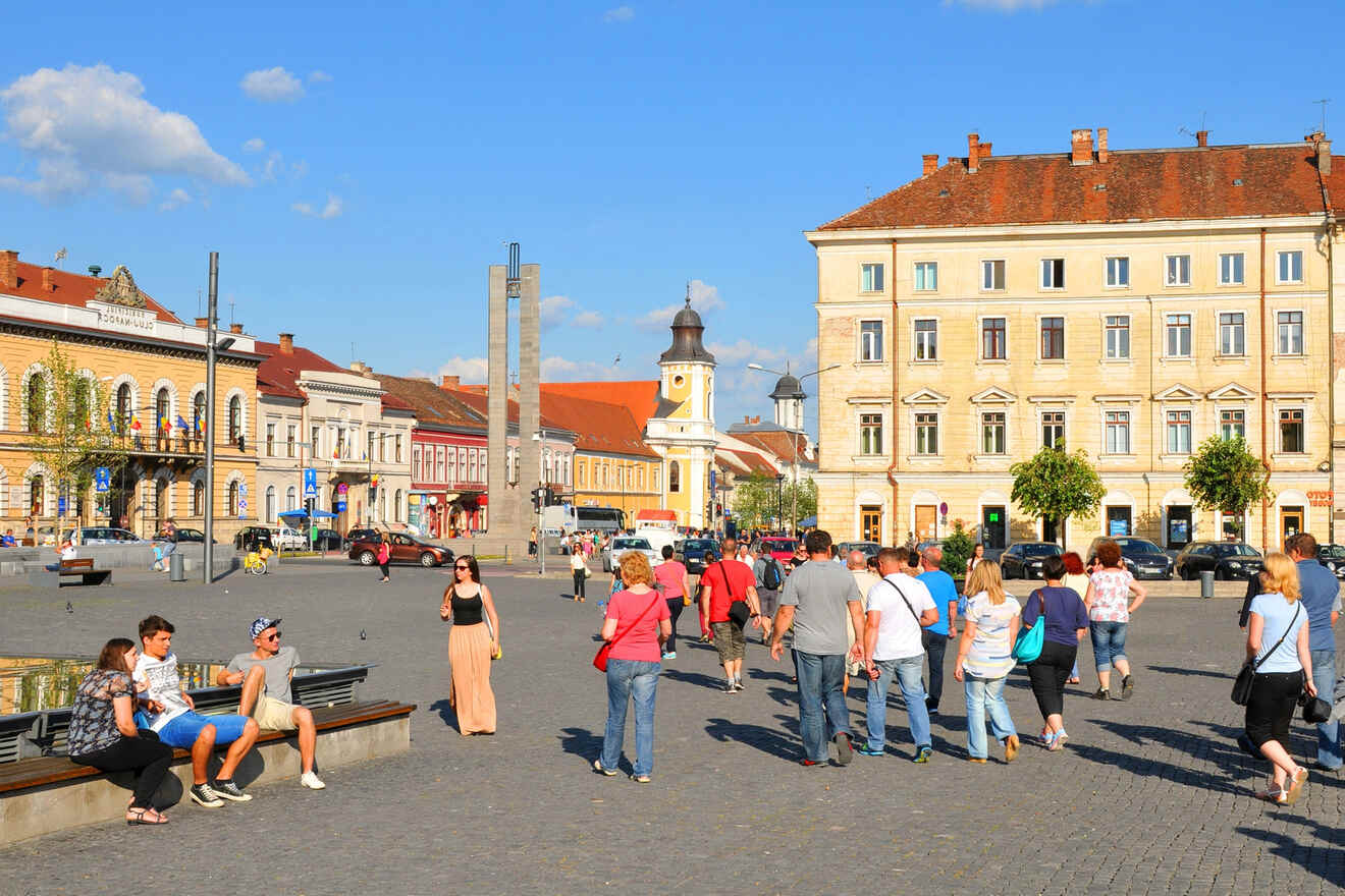 2 walking tour to learn about the Old Town