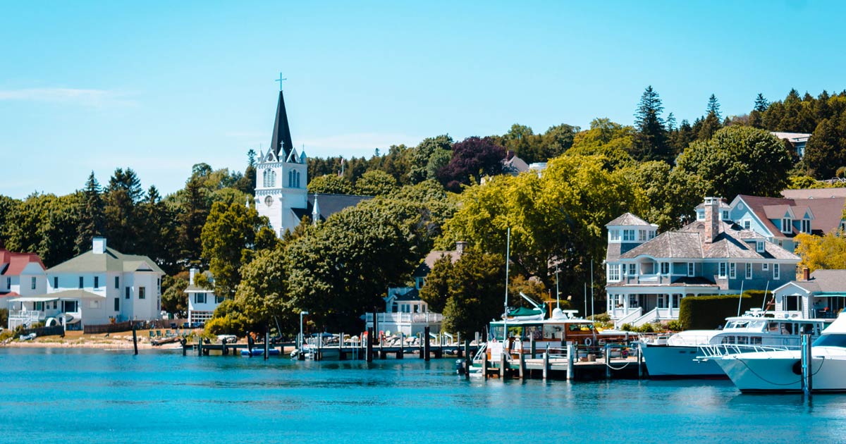 Where to Stay on Mackinac Island + the Top Lake View Hotels