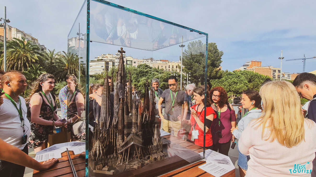 3 sagrada familia guided tour with tower