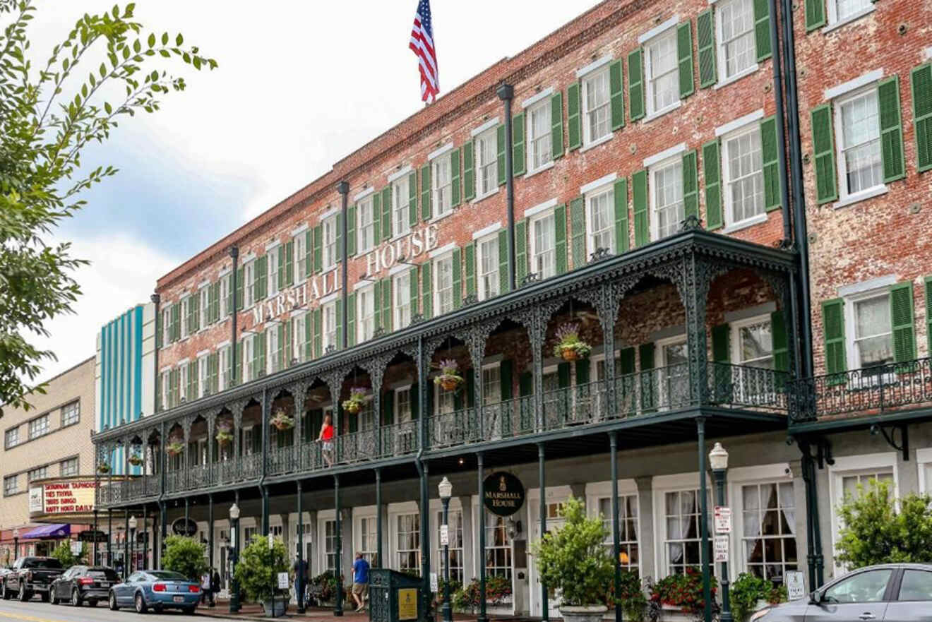 4 1 best hotels with on site restaurant inSavannah