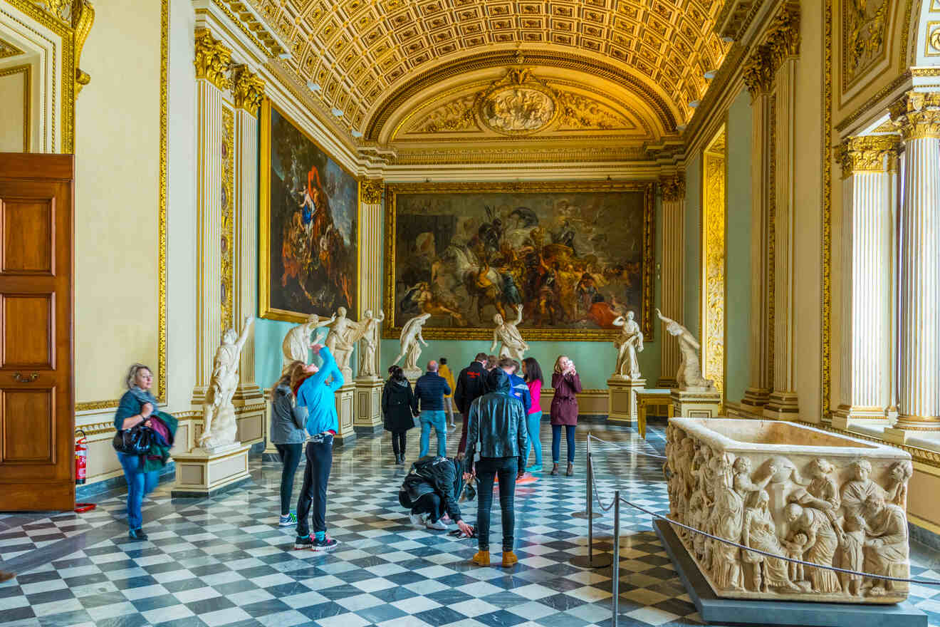 Facilities inside Uffizi Gallery