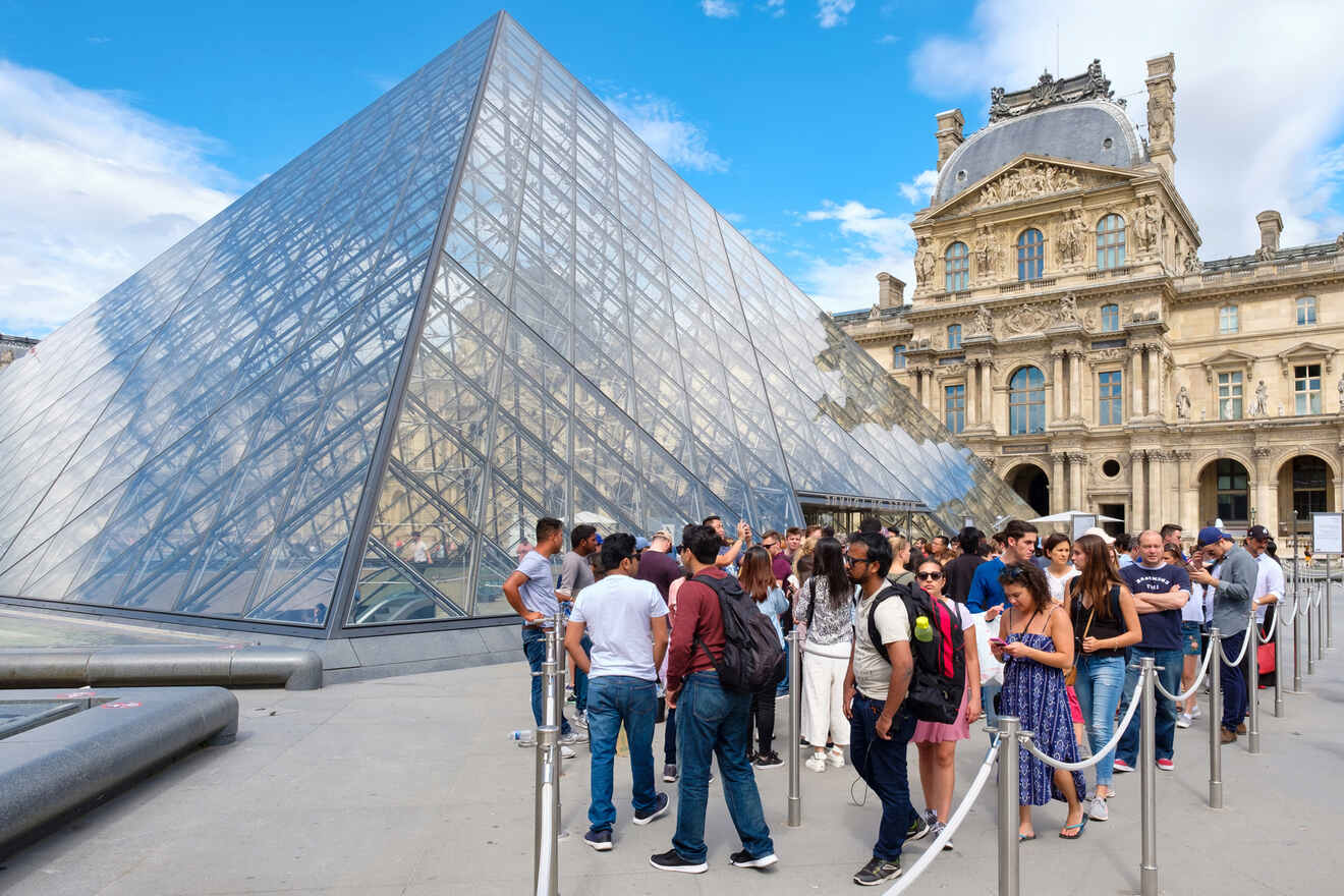 Louvre Museum, Tourism in Paris