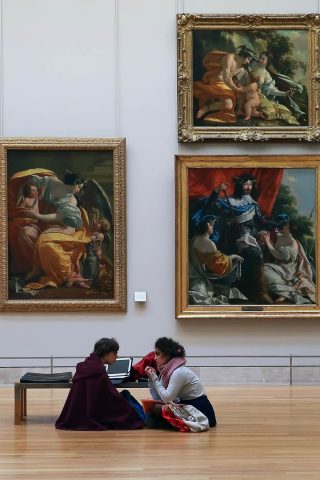 6 How to visit the Louvre for free
